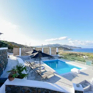 Irina Mykonos , Ftelia (Mykonos) Grecia